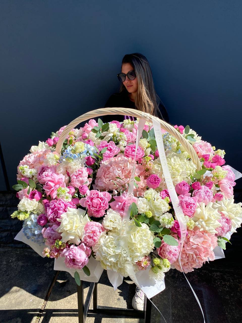 Премиум цветочная корзина в Набережных Челнах