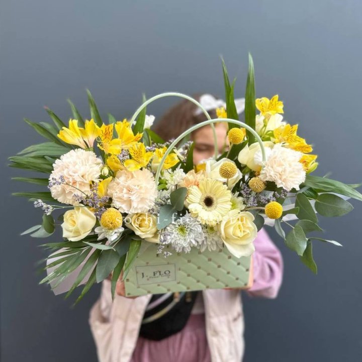 Сумочка с розами "Эпиа" в Набережных Челнах