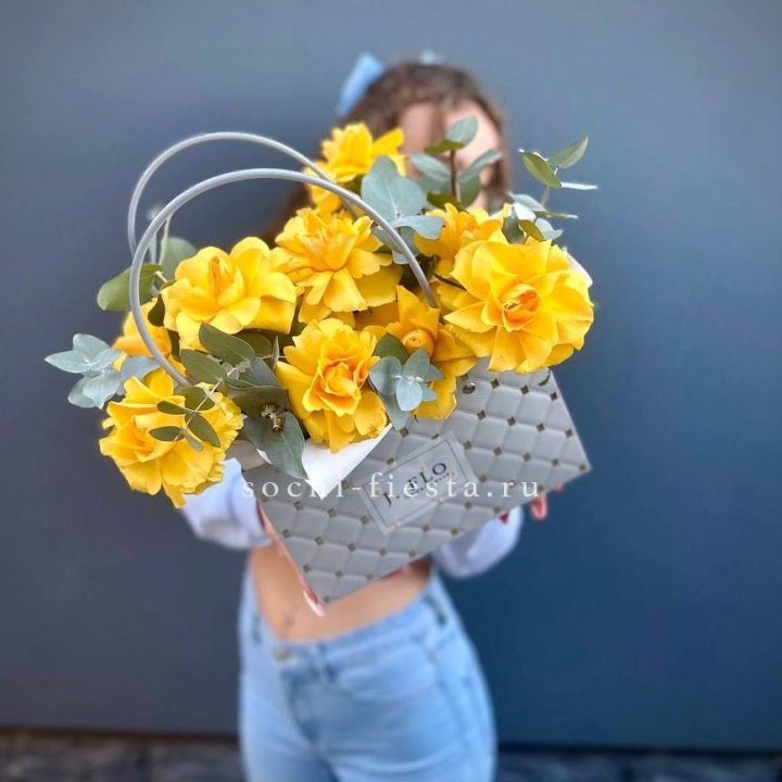 Сумочка с розами "Эдель" в Набережных Челнах