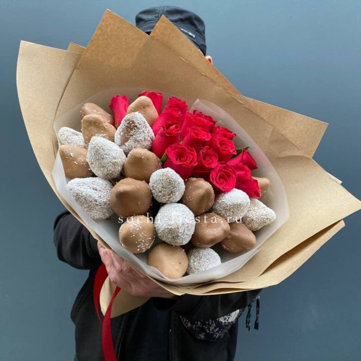 Розы и клубника в шоколаде Мерси в Набережных Челнах