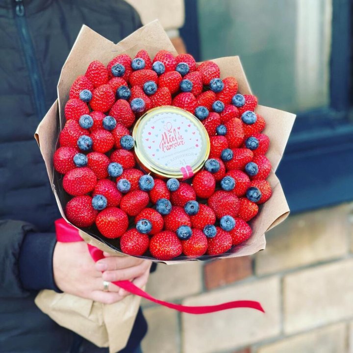 "Клубника и мёд" в Набережных Челнах