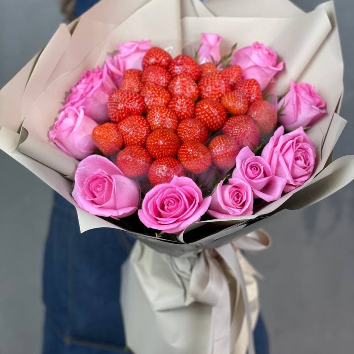 Клубника и розы в Набережных Челнах