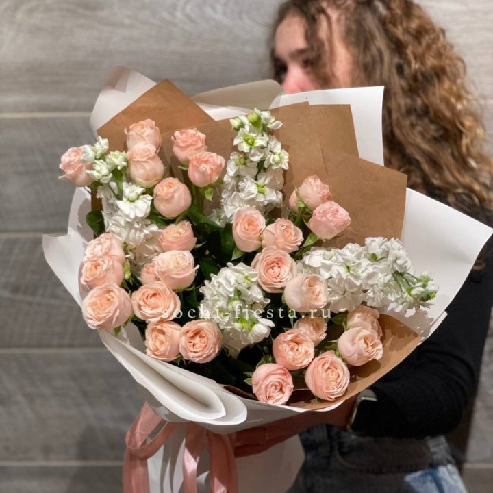 Букет бомбасти и маттиола в Набережных Челнах