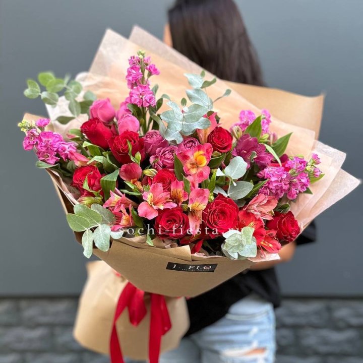 Дизайнерский букет №3 в Набережных Челнах