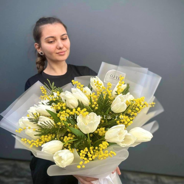 Букет тюльпанов и мимозы в Набережных Челнах
