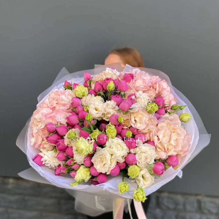  Букет  гортензий и Мисти с доставкой в Набережных Челнах
