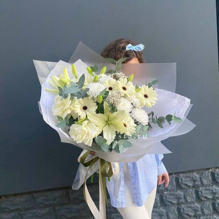 Букет с лилией и герберой в Набережных Челнах