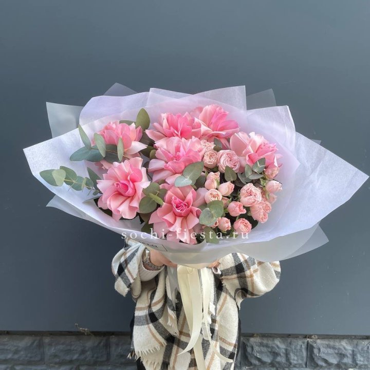 Букет французских и пионовидных роз  в Набережных Челнах