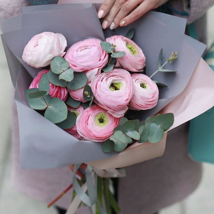 Ранункулюсы с эвкалиптом №1 в Набережных Челнах