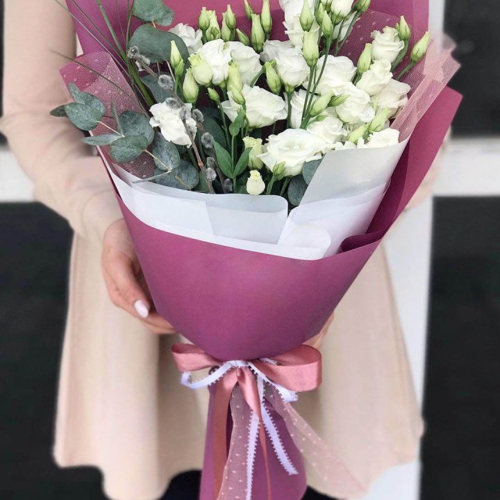 Эустомы с эвкалиптом в Набережных Челнах