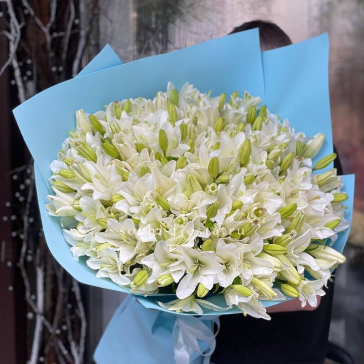 51 лилия в оформлении в Набережных Челнах