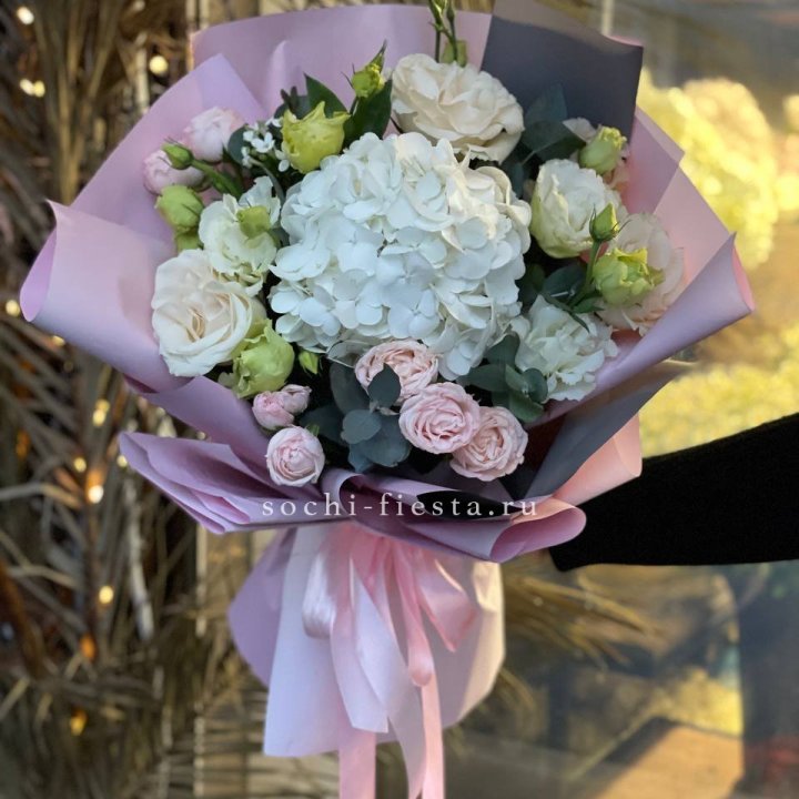 Букет с гортензией №3 в Набережных Челнах