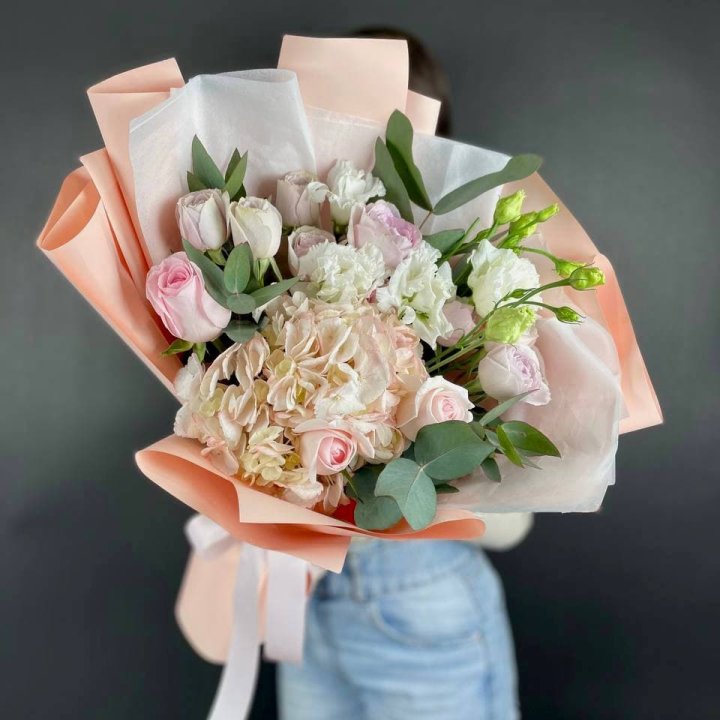 Букет с гортензией "Клодс" в Набережных Челнах