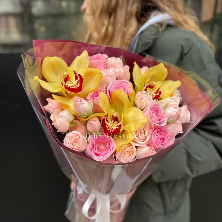  Букет орхидей и роз Есенья в Набережных Челнах