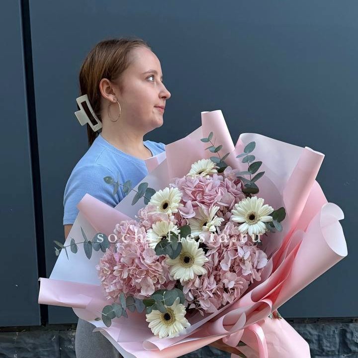 Букет "Знак любви" в Набережных Челнах