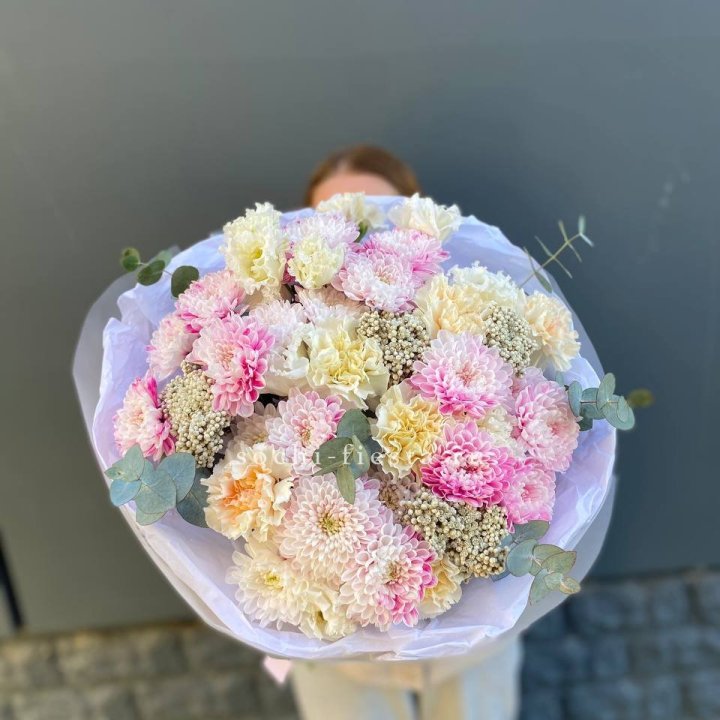 Букет из стойких цветов  в Набережных Челнах