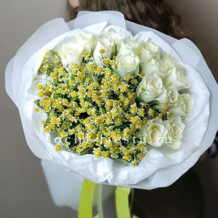 Букет ромашек и роз "Полина" в Набережных Челнах