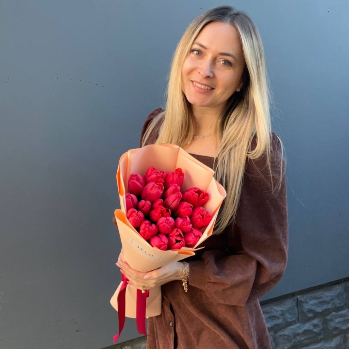  19 красных тюльпанов в Набережных Челнах