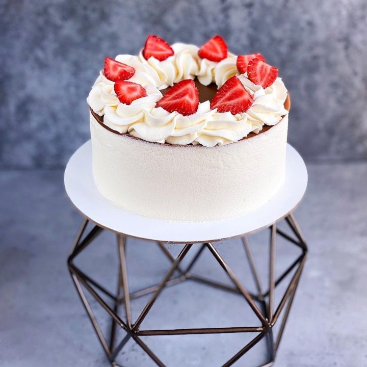 Торт "Клубника со сливками" в Набережных Челнах