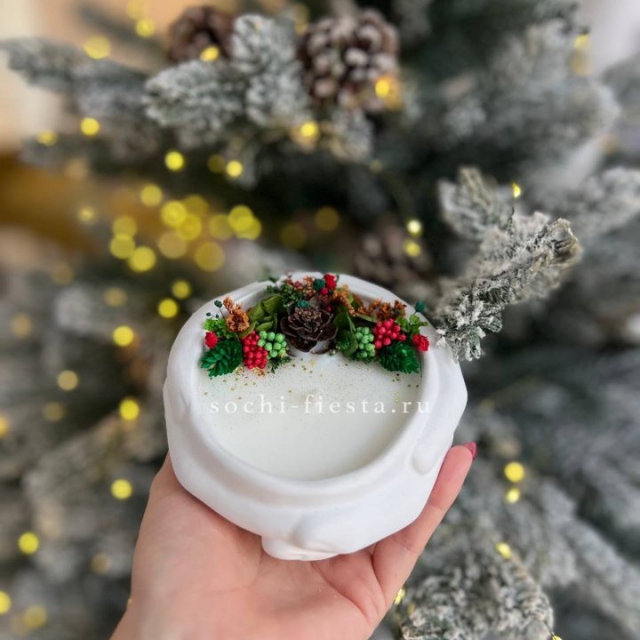 Свеча ароматическая в гипсе Руки с шишкой в Набережных Челнах