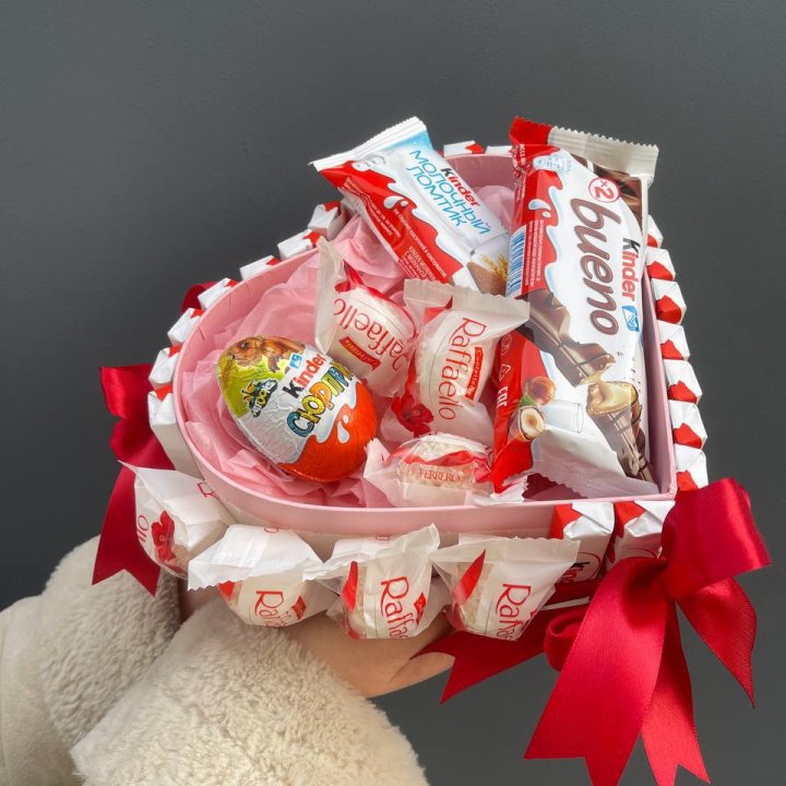 Бокс киндерами и раффаэлло в Набережных Челнах