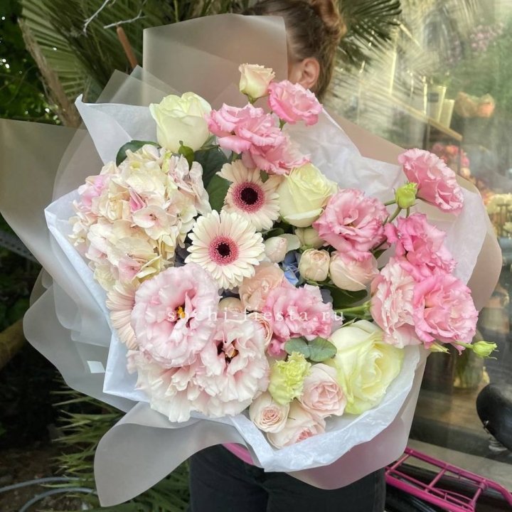 Дизайнерский букет "Лаундж пак" в Набережных Челнах