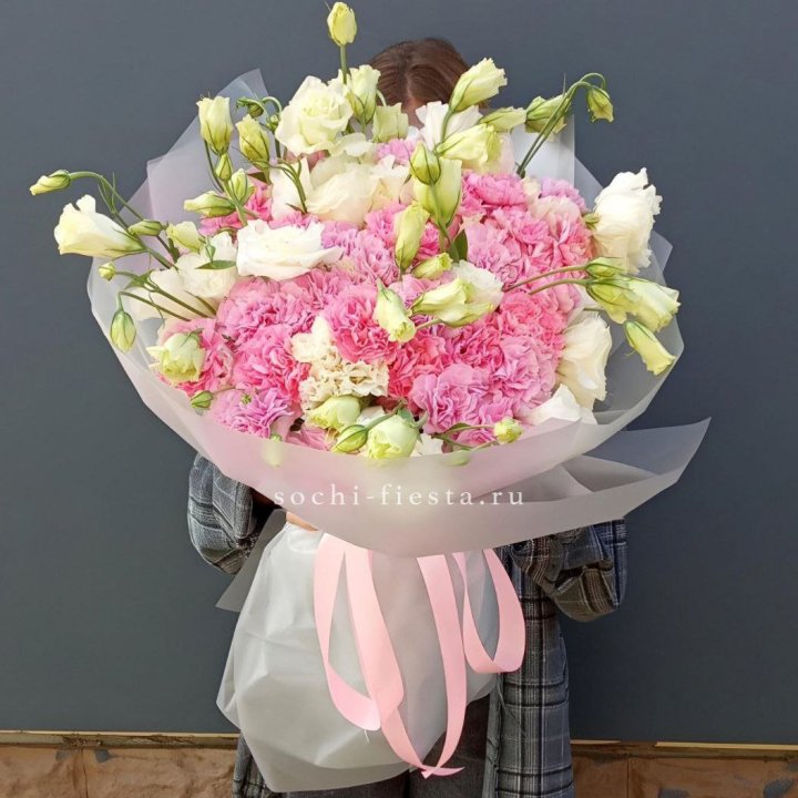 Букет из эустом и диантусов  в Набережных Челнах