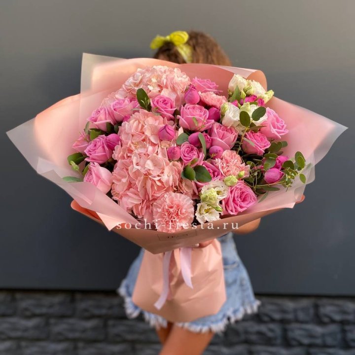 Авторский букет "Восторг" в Набережных Челнах