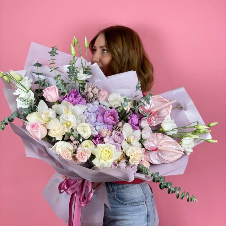 Дизайнерский букет "Вероника" в Набережных Челнах