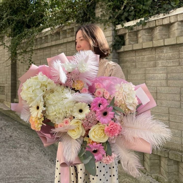 Дизайнерский букет "Валенсия" в Набережных Челнах