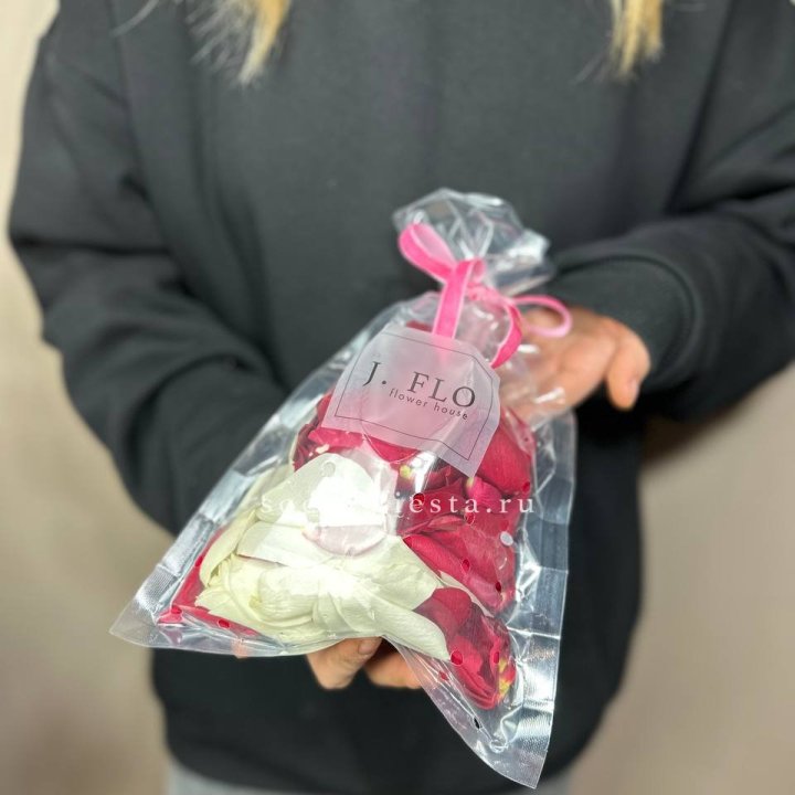 Лепестки роз в Набережных Челнах