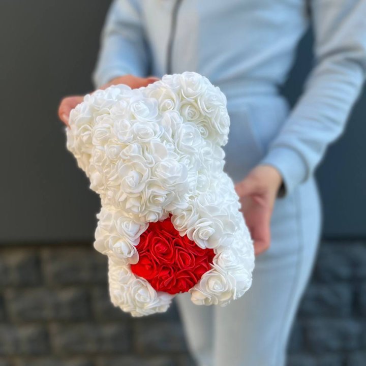 Медведь с красным седцем в Набережных Челнах