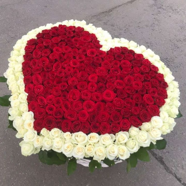 333 розы в корзине в Набережных Челнах
