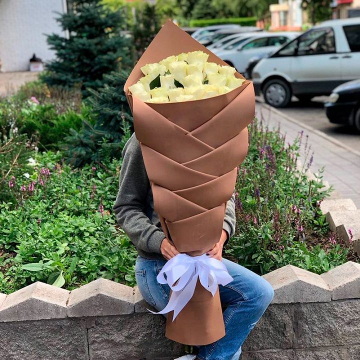 Голландские розы белые "Рыбка" в Набережных Челнах