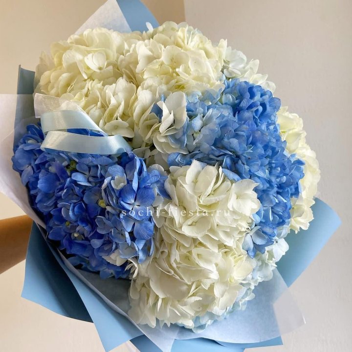 Букет гортензий "Голубая лаза" в Набережных Челнах
