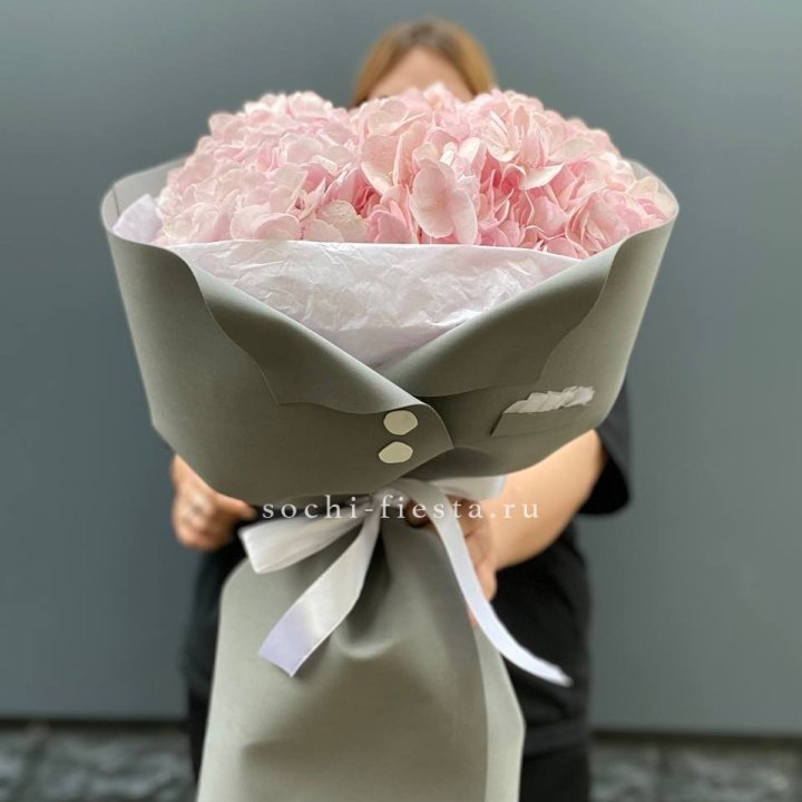  Букет  пиджачок из 5 гортензий в Набережных Челнах