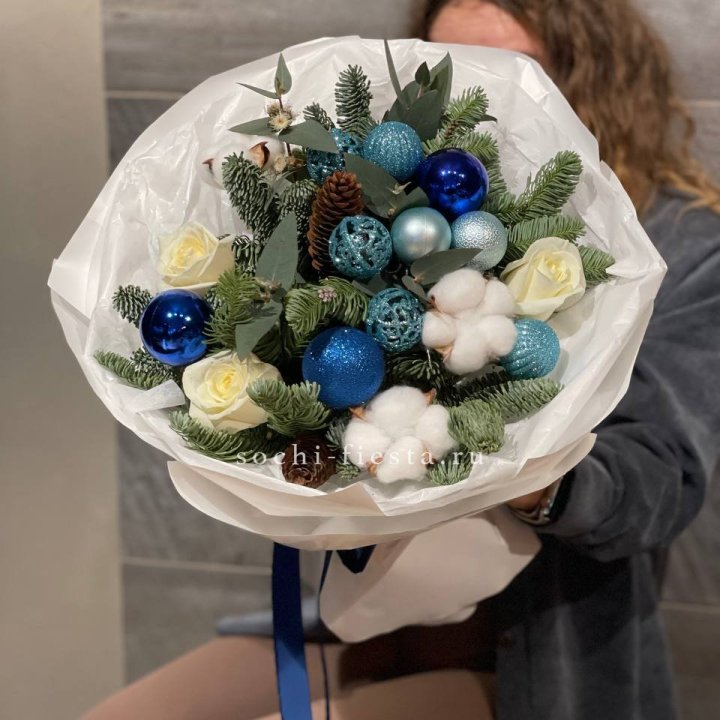 Новогодний букет "Синий иней" в Набережных Челнах
