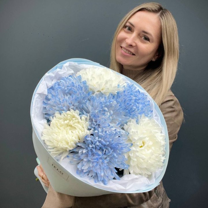 Букет из 7 хризантем  в Набережных Челнах