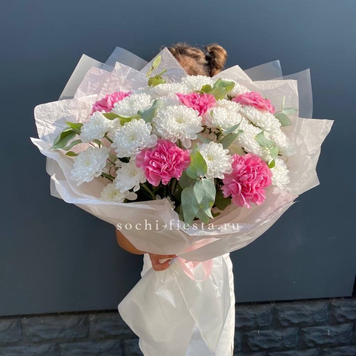  Букет  хризантем и диантусов "Воздушный" в Набережных Челнах