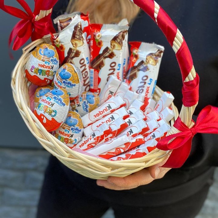 Корзина с киндерами  в Набережных Челнах