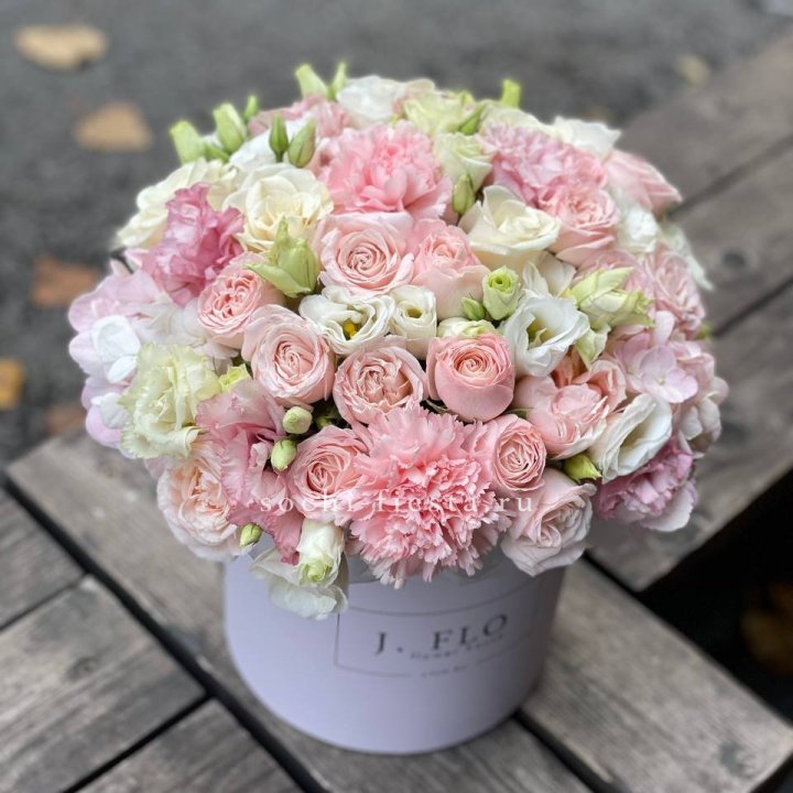 Цветочный бокс "Люксур" в Набережных Челнах