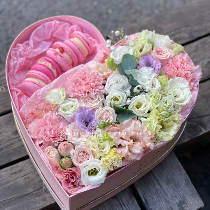 Бокс-сердце с макарон "Пинк" в Набережных Челнах