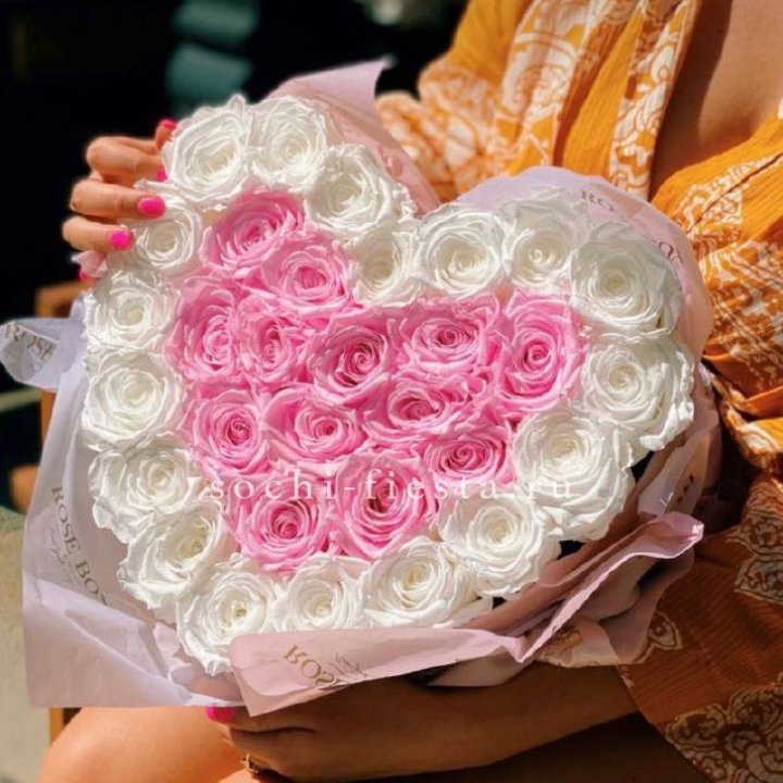 Бокс сердце с розами №2 в Набережных Челнах