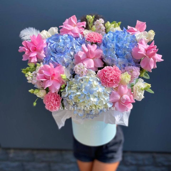 Коробка с цветами "Лемия" в Набережных Челнах