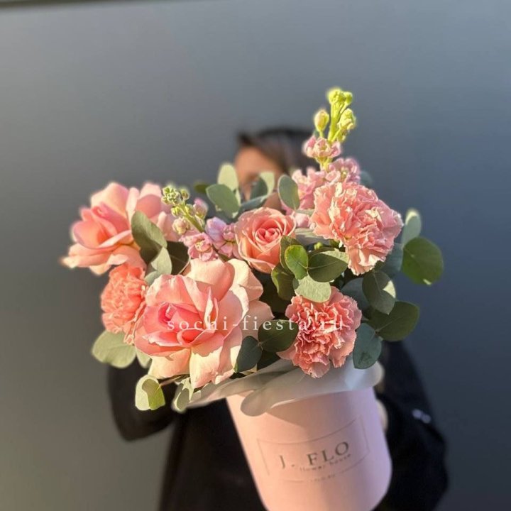 Цветы в боксе "Сизара" в Набережных Челнах