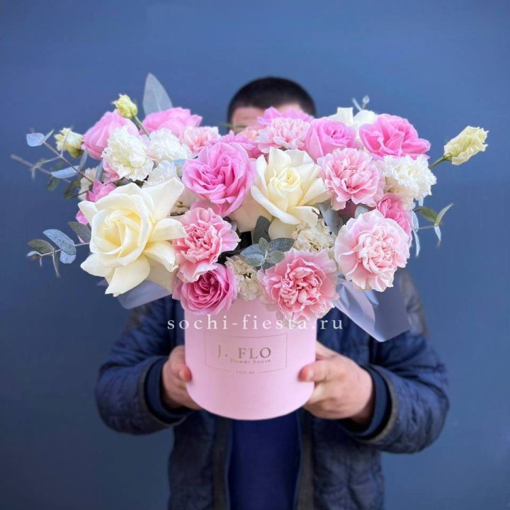 Цветочный бокс "Памела" в Набережных Челнах