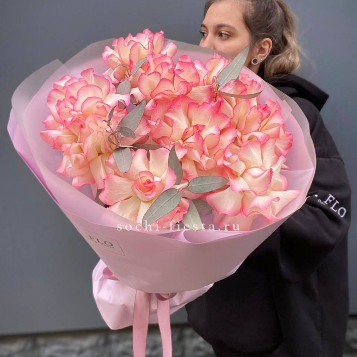 9 французских роз Джумилия в Набережных Челнах