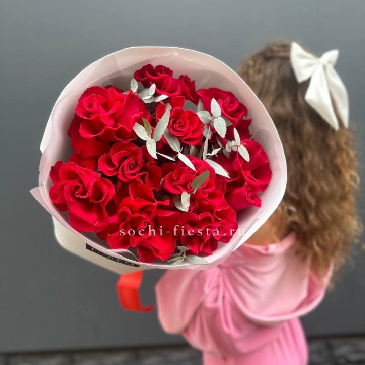11 Красных французских роз с доставкой в Набережных Челнах