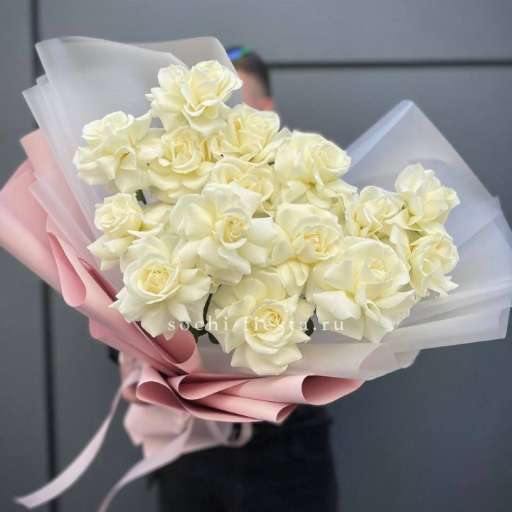 Букет из 15 французских роз Вайт дрим в Набережных Челнах