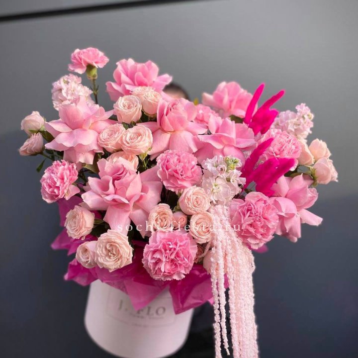 Цветочная коробка "Стелла" с доставкой в Набережных Челнах